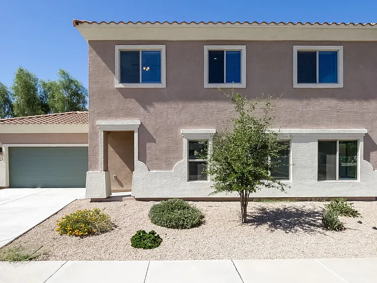 8216 S 6th Ln — Photo 1