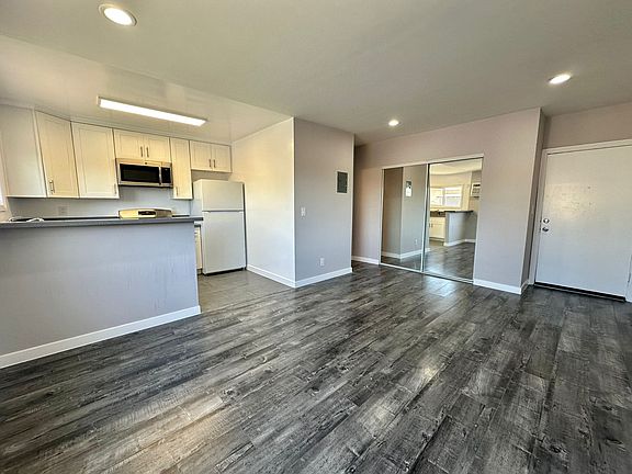 2nd image of 1021 N Normandie Ave #209