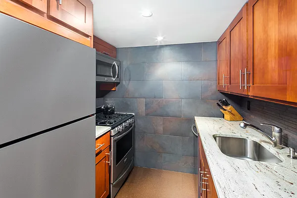 Sold by Tabak Real Estate | media 16