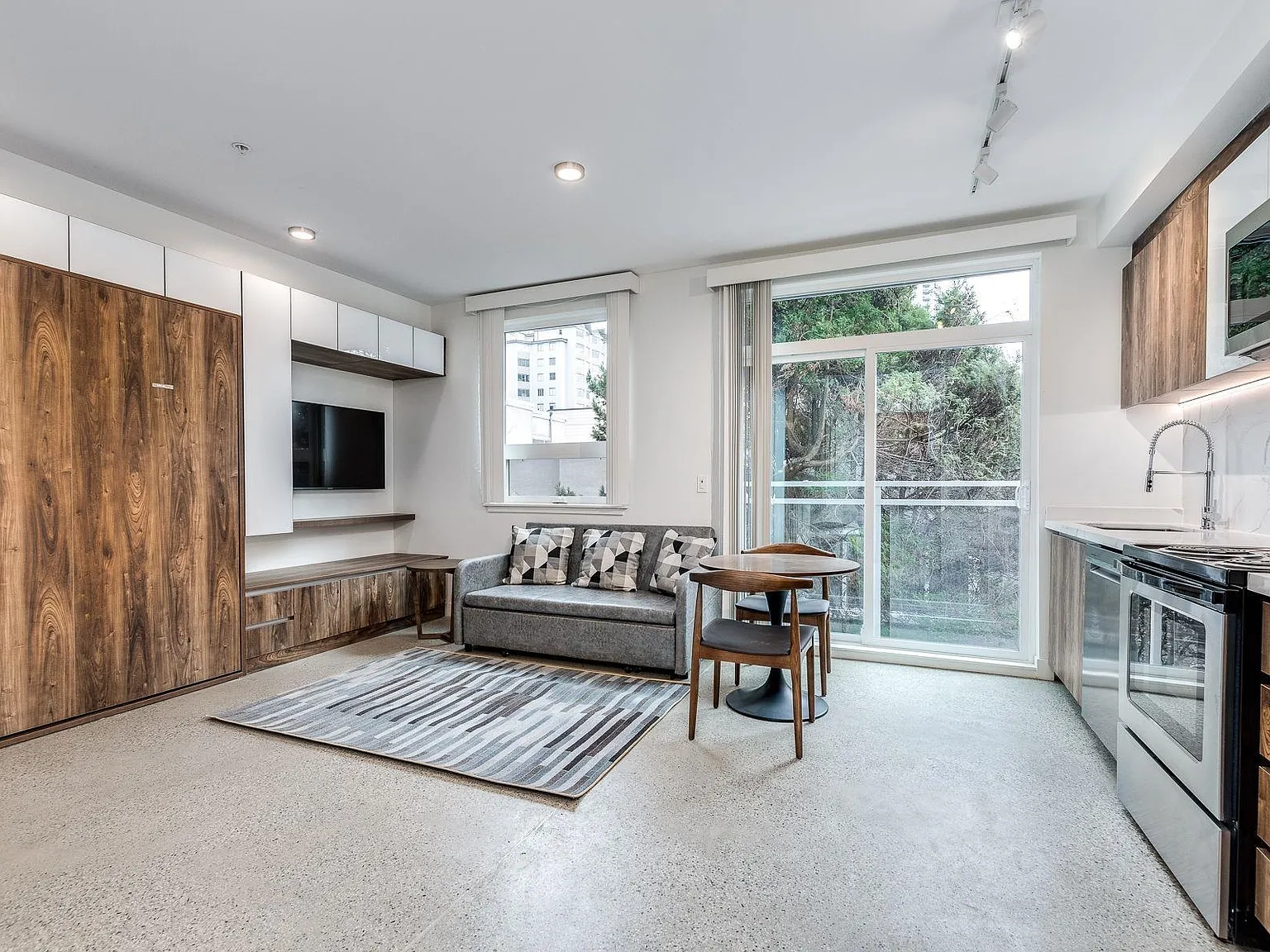 Studio, 415 sqft, $2,750 — Photo 1
