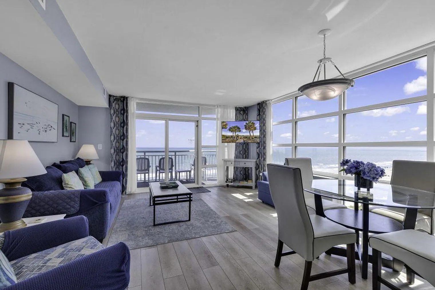 2 bed, 2.0 bath, 1140 sqft, $4,414 — Photo 1
