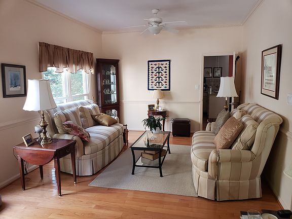 2nd image of 6011 Leeson Ln
