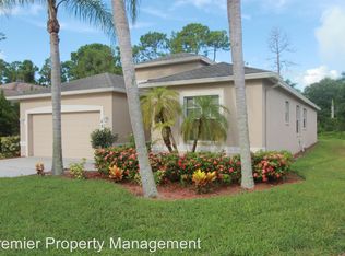 685 Crossfield Cir, Naples, FL 34104