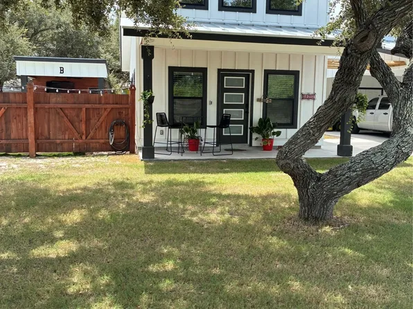 1617 W Terrace Blvd, Rockport, TX 78382