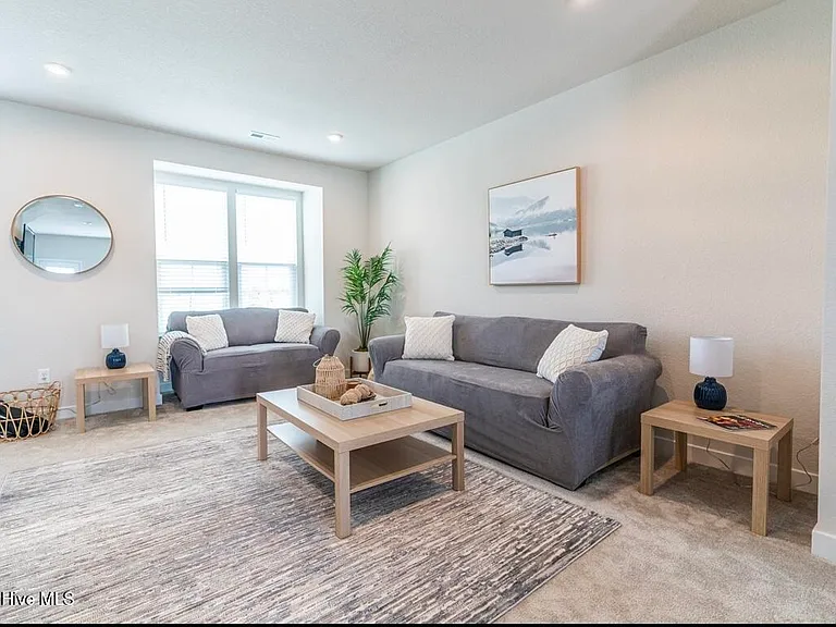 409 Fost Blvd — Photo 16