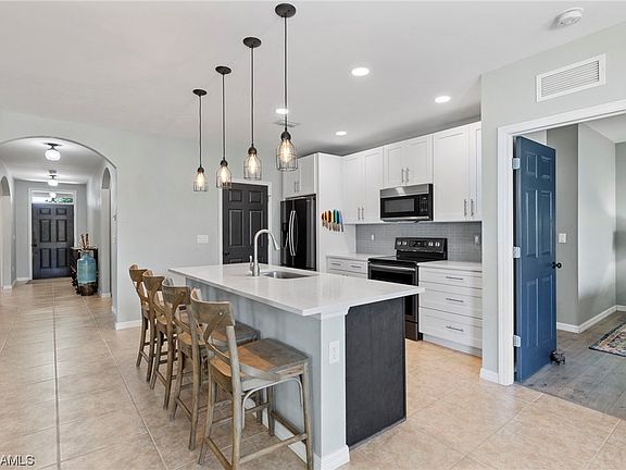 4th image of 1806 SW 16th Ter