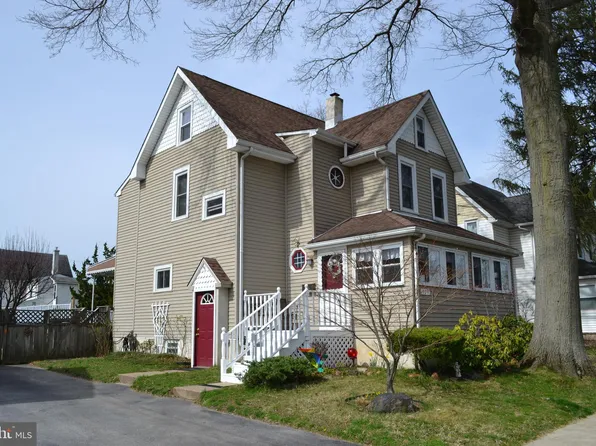 329 Swarthmore Ave, Folsom, PA 19033