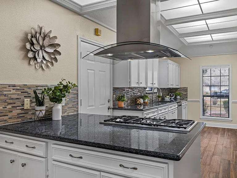 1400 Oak Hollow Dr — Photo 10