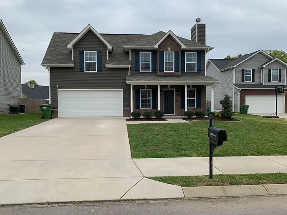 231 Whistlestop Ln