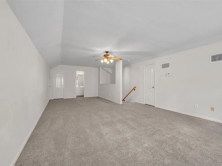 2614 Shady Acres Ct — Photo 35