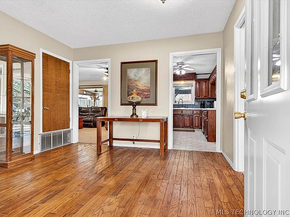 5th image of 1776 Harned Dr