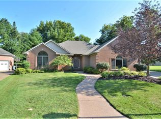 824 Cobblestone Dr, Evansville, IN 47715