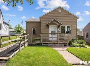 131 N Hazelwood Ave, Davenport, IA 52802