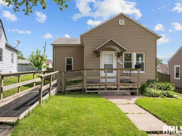131 N Hazelwood Ave, Davenport, IA 52802