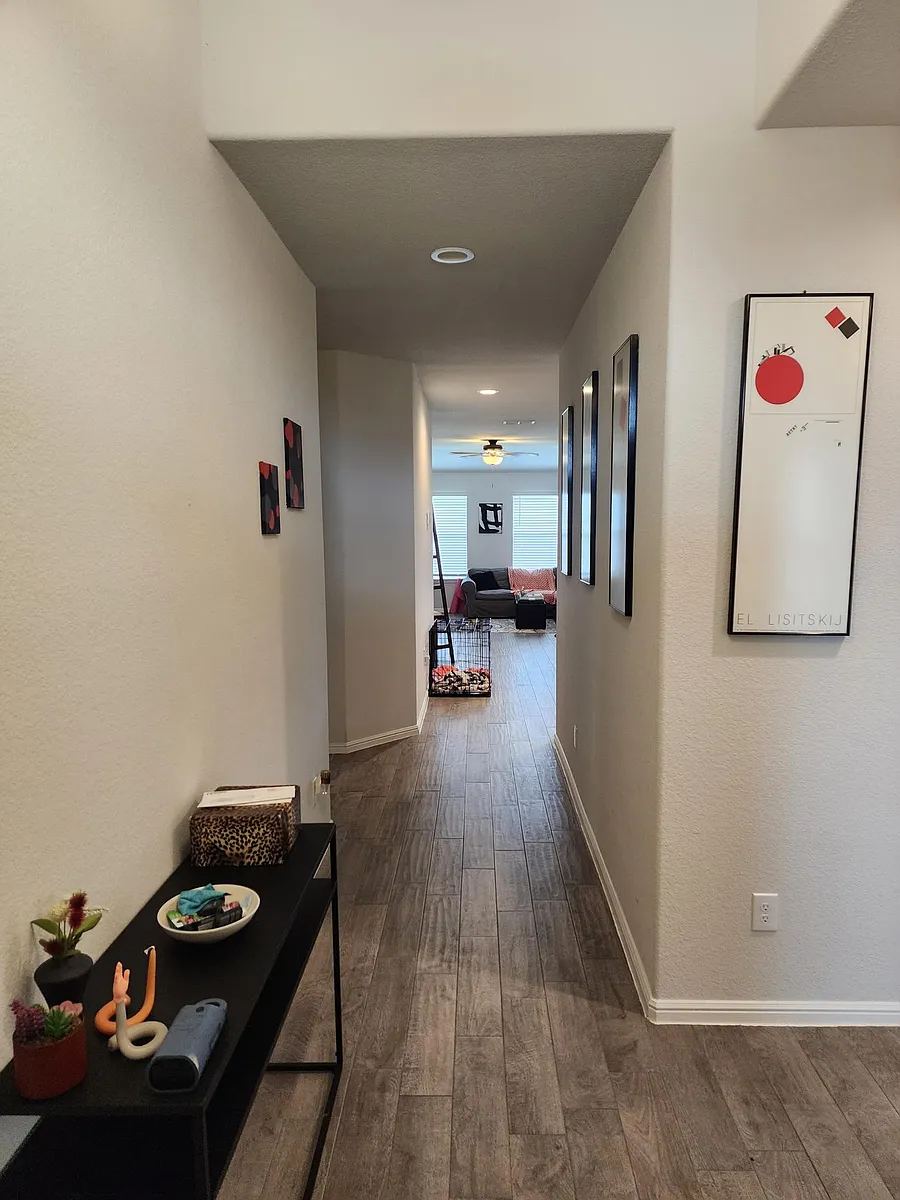 Building Photo - 9240 Castorian Dr