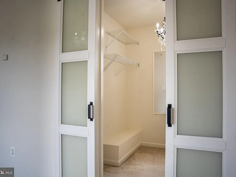 42243 Canary Grass Sq — Photo 53