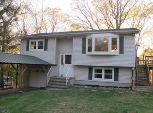 1 Evergreen Rd, Sussex, NJ 07461