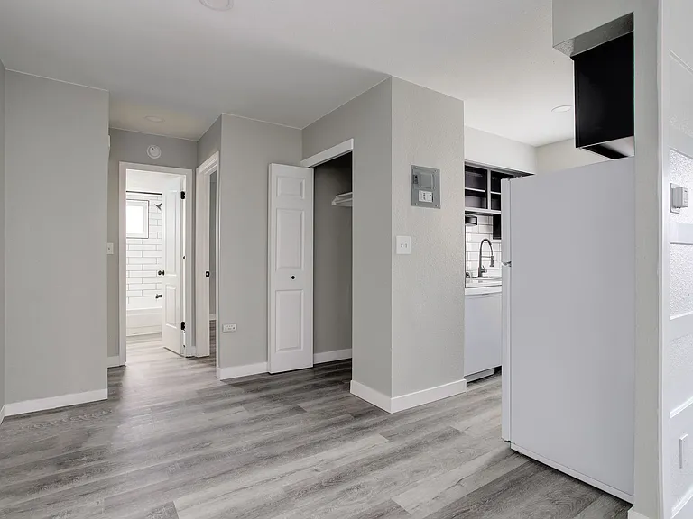 1 and 2 Bedroom Modern Renovated Living with a Community Courtyard & Dog Park in North Denver — Photo 28