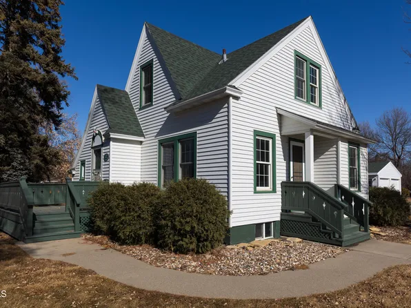 632 6th Ave SE, Mandan, ND 58554