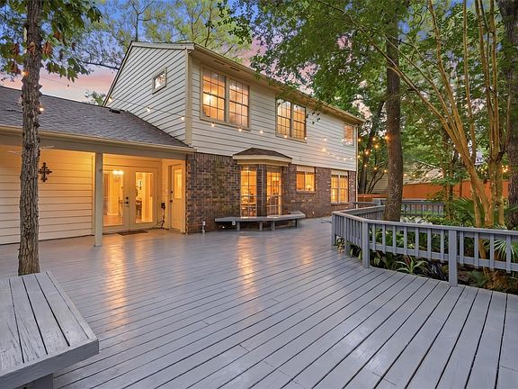 3rd image of 16 Lullwater Pl