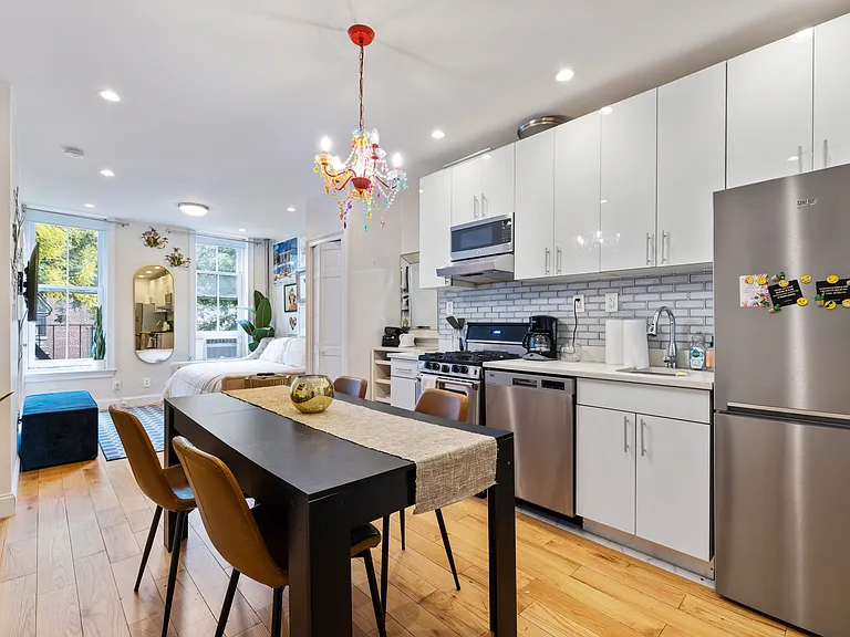 89 Christopher St #4 — Photo 1