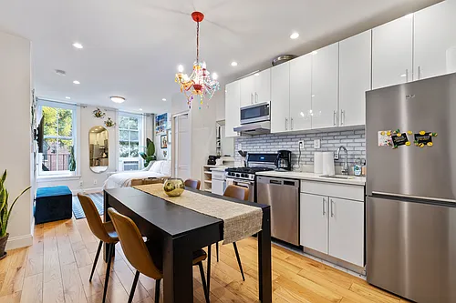 89 Christopher St #4 Photo 1