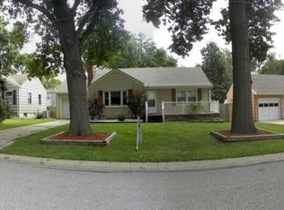 5719 Dearborn St, Mission, KS 66202