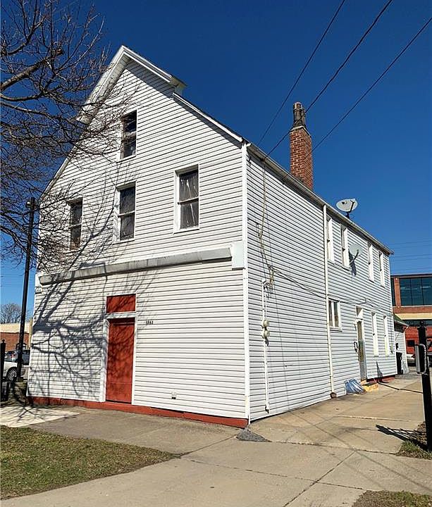 1st image of 1563 E 38th St