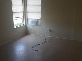 929 N 1st St, Conroe, TX 77301