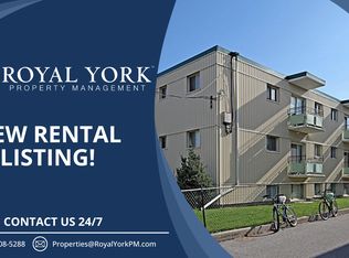 333 Gibb St #3, Oshawa, ON L1J1Z1