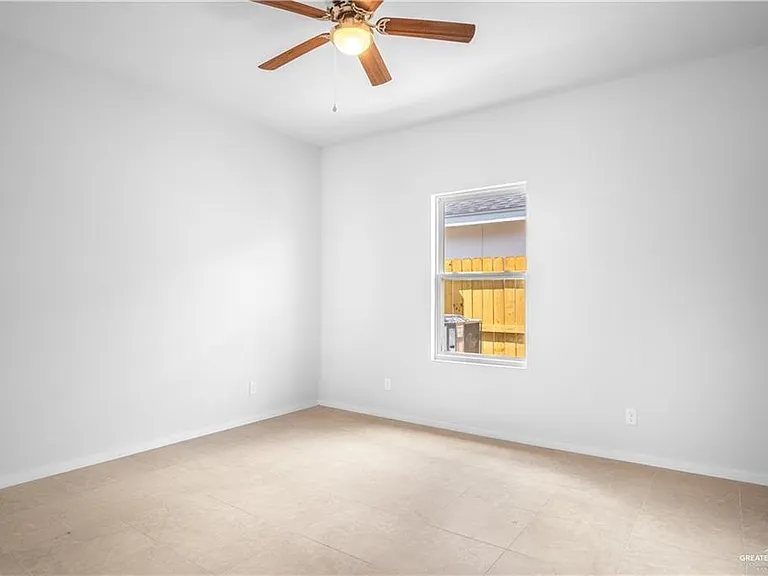 404 N Onyx Ave #1 — Photo 17
