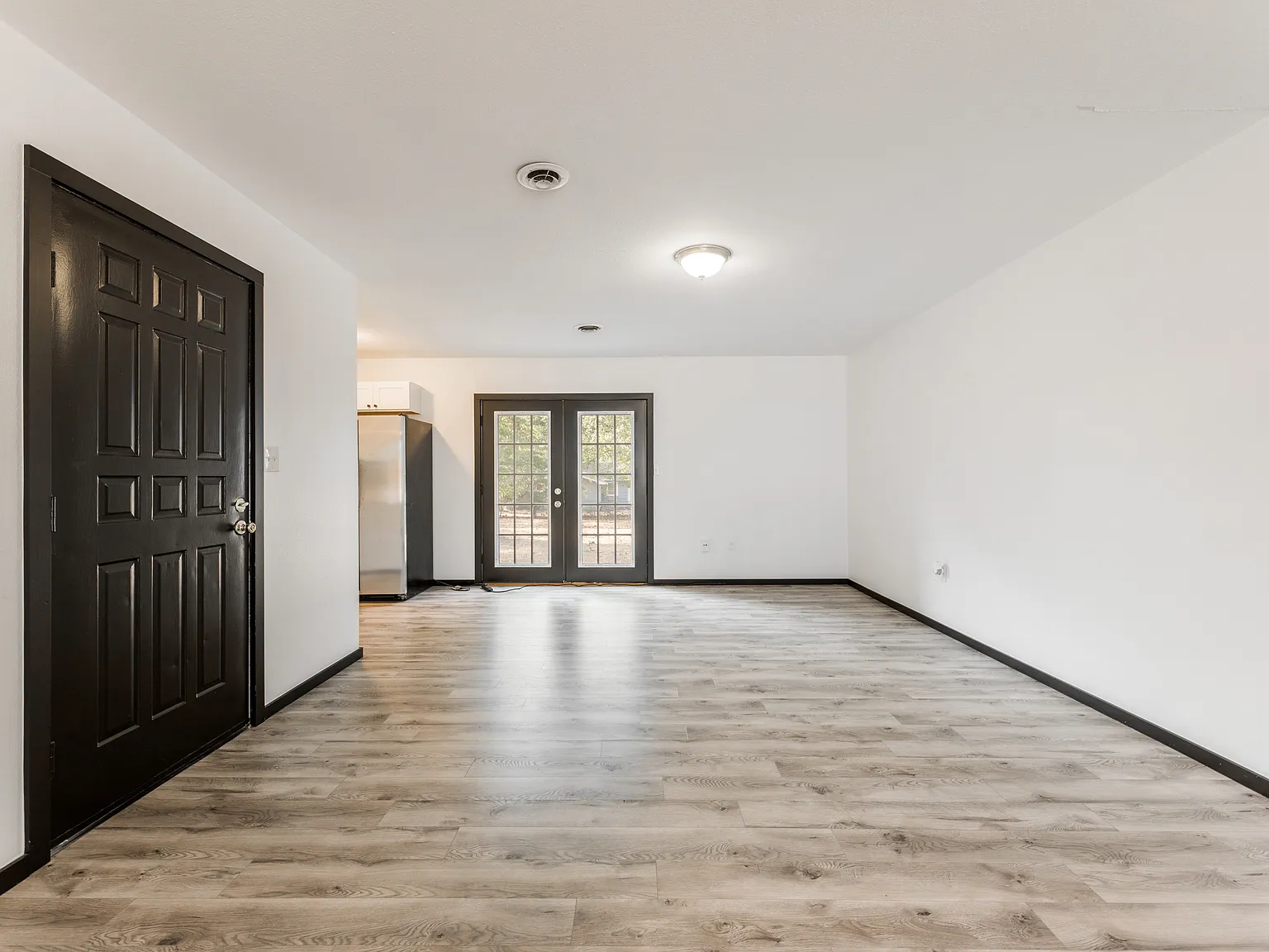 3 bed, 1230 sqft, $1,700 — Photo 3