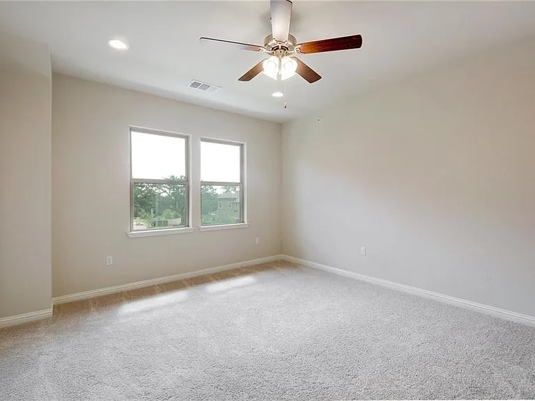 13800 Lyndhurst St #304 — Photo 16