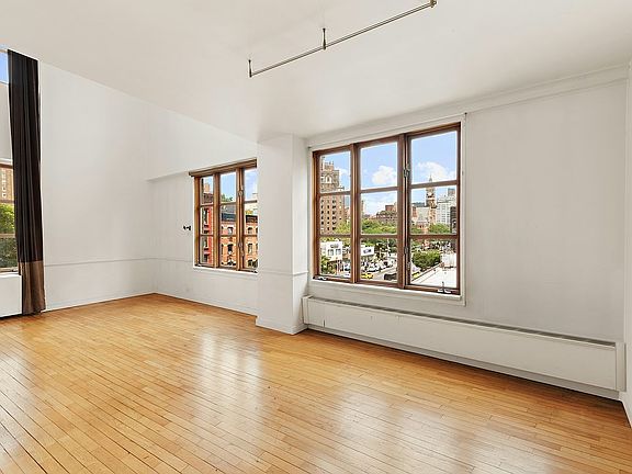 2nd image of 126 Waverly Pl APT 3C