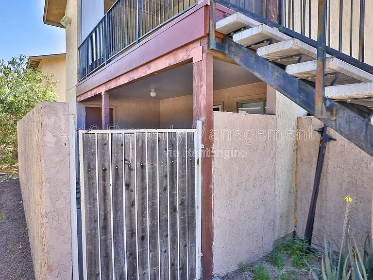 2729 N Salem #101 — Photo 18