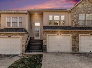 613 S Woodson Ln, Gardner, KS 66030