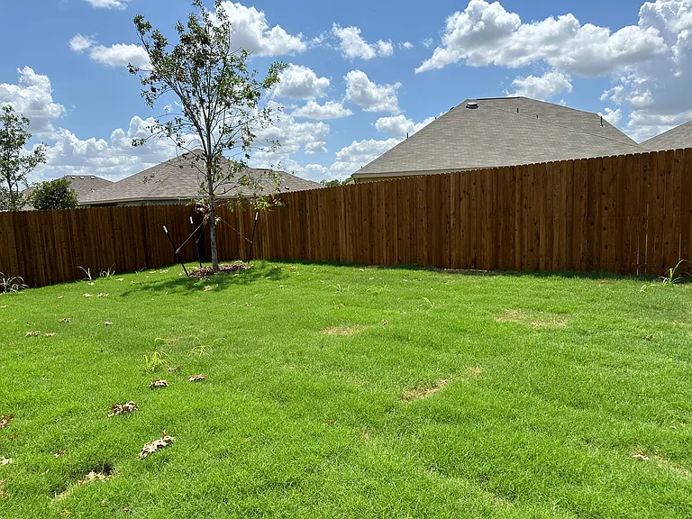 8505 Honeylocust St — Photo 15