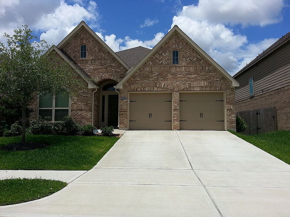 1st image of 26226 Serenity Oaks Dr