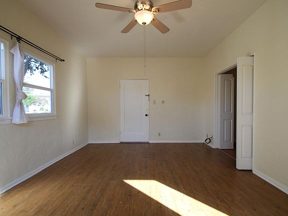 5th image of 710 E Chevy Chase Dr APT 1