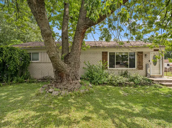 1143 S John Hix St, Westland, MI 48186