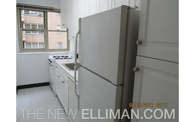 Rented by Douglas Elliman | media 22