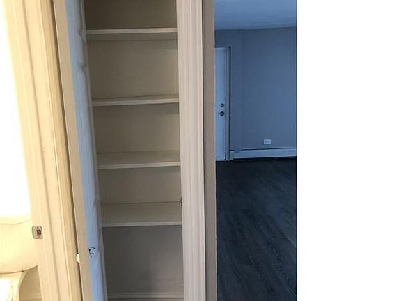 5th image of 14144 S School St