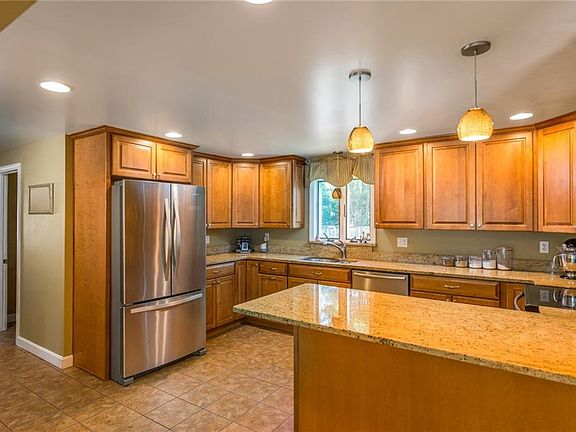 4th image of 22 Thomas Leighton Blvd