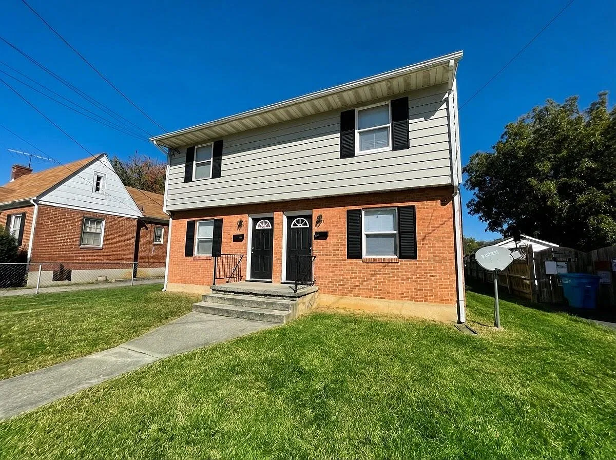 2 bed, 1.0 bath, 864 sqft, $1,199 — Photo 1