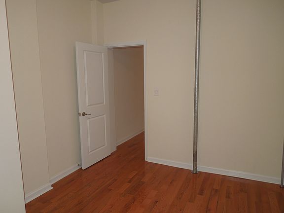4th image of 403 Saint Johns Pl APT 1B