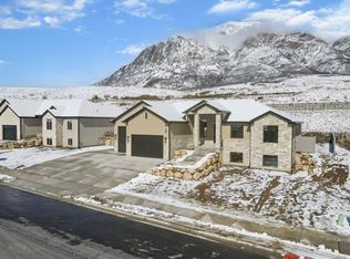 656 E Mountain Rd N, North Ogden, UT 84414