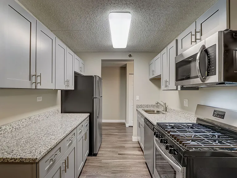 Bartlett Court Apartments — Photo 18