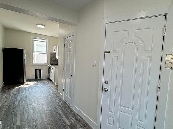 5th image of 411 51st St #3
