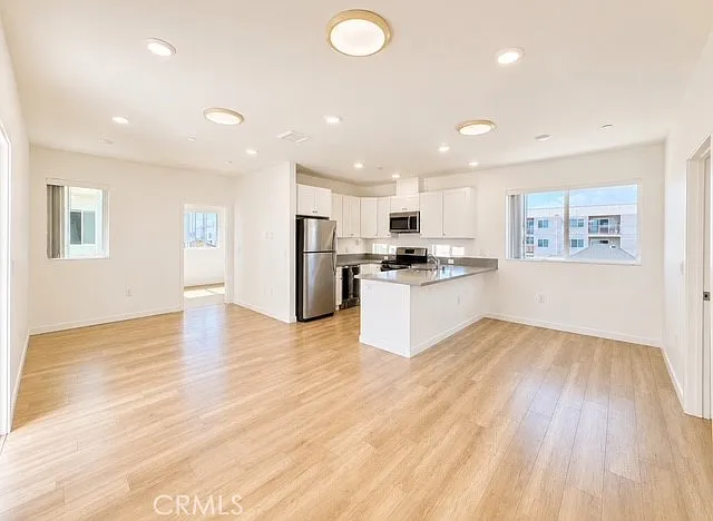 1127 S Kingsley Dr #1/2 — Photo 2