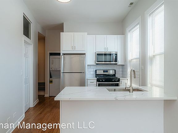 3rd image of 2545 W North Ave #10247738